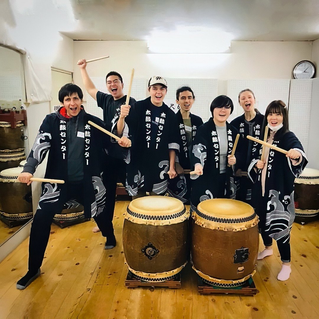 Kyoto Japanese Language School JaLS taiko drums group activity